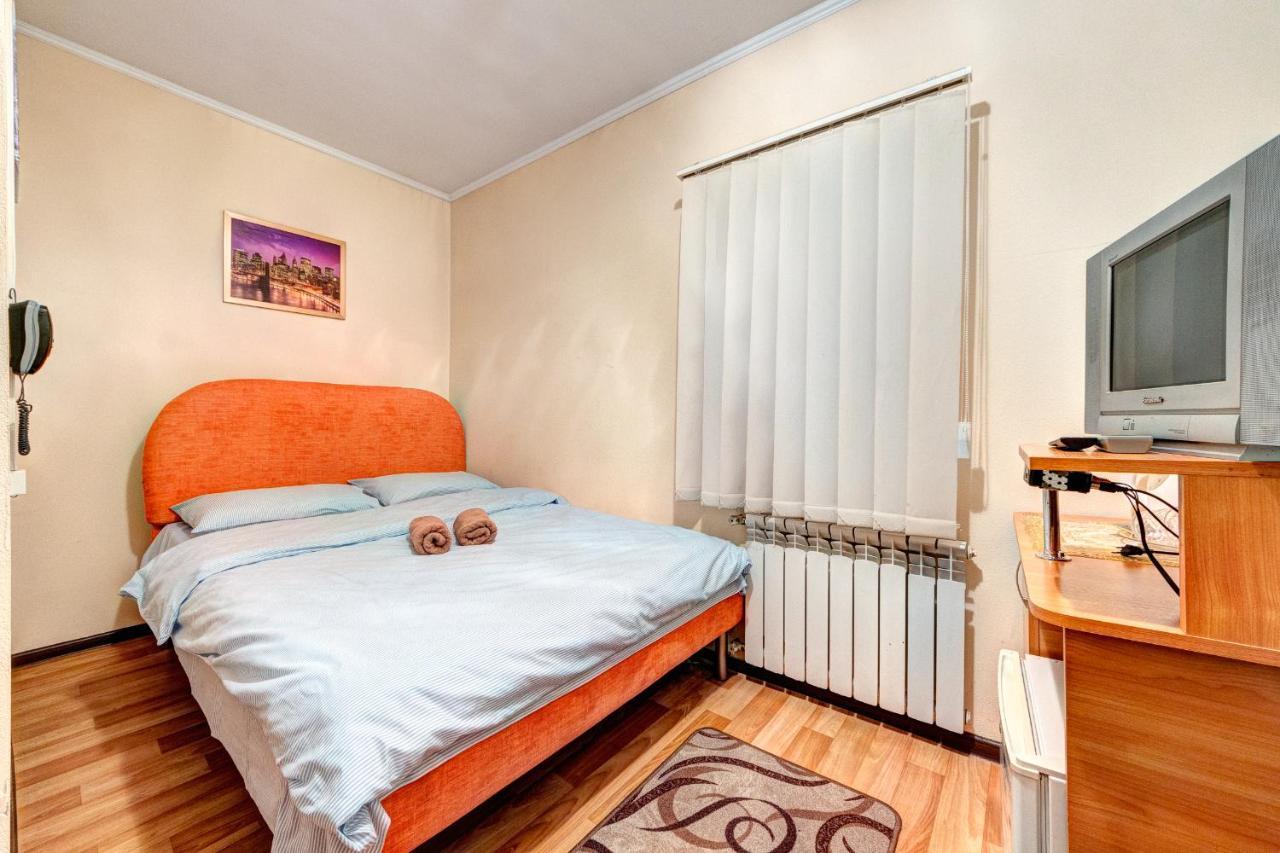 Hotel Zvezda Kiev Extérieur photo